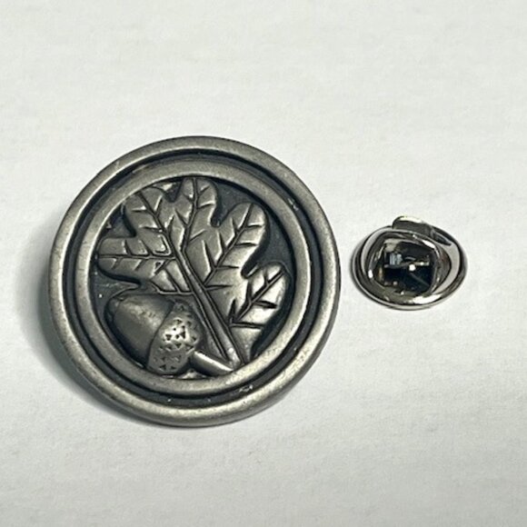 Acorn & Oak Leaf Pewter Sculpted Autumn Hat Lapel Vest Pin Round 1" - Picture 1 of 8